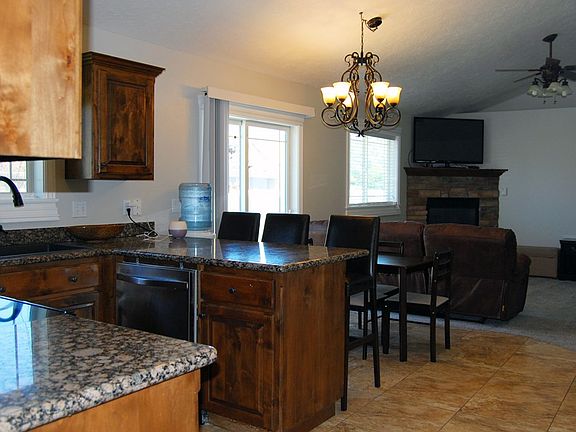 5th image of 2629 Eastview Dr