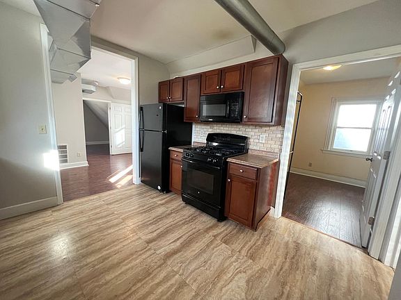 3rd image of 145 Potomac Ave #2