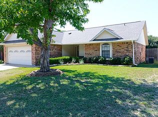 6737 Wayfarer Trl, Fort Worth, TX 76137