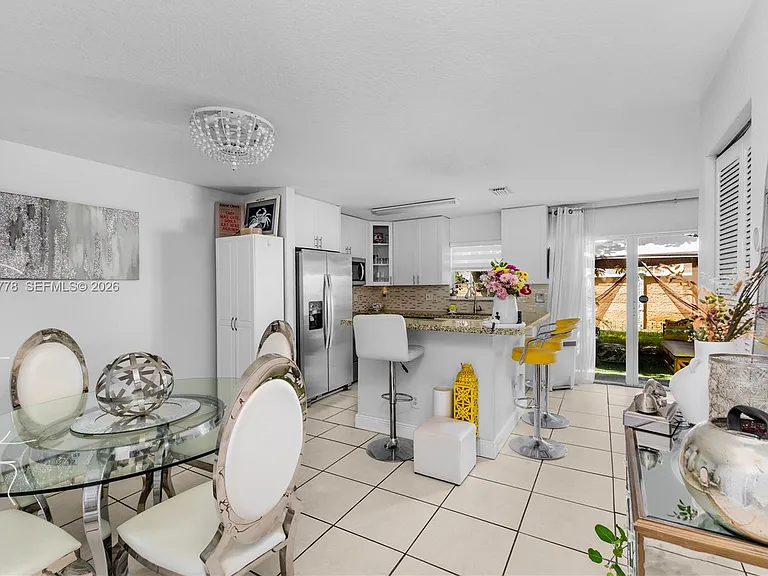 2420 SW 87th Way — Photo 15