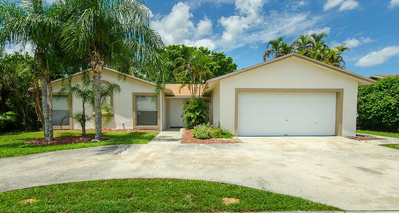 3 bed, 2.0 bath, 1528 sqft, $3,900 — Photo 2