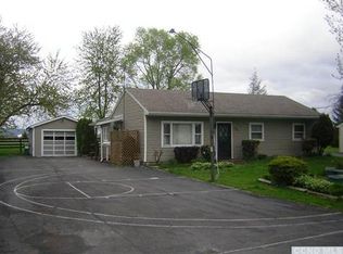 33 Van Dyck St, Coxsackie, NY 12051