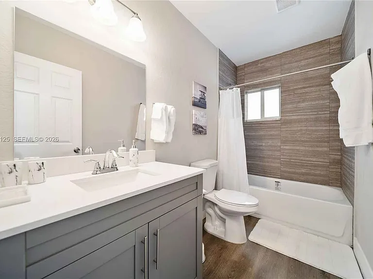 1770 NW 55th St #1770 — Photo 6