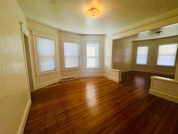 4th image of 962-964 Howard Ave #1