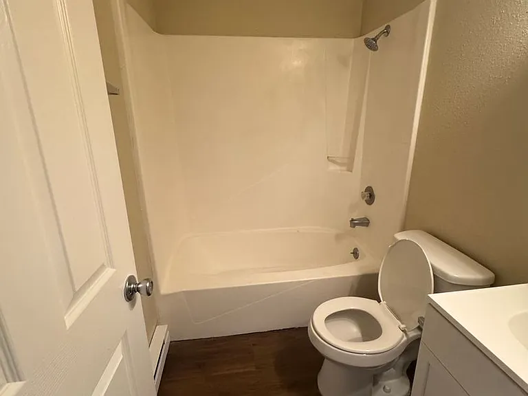 Meadow Creek Apartments — Photo 13