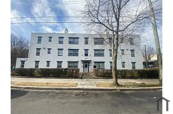 Building Photo - 424 55th St NE #11