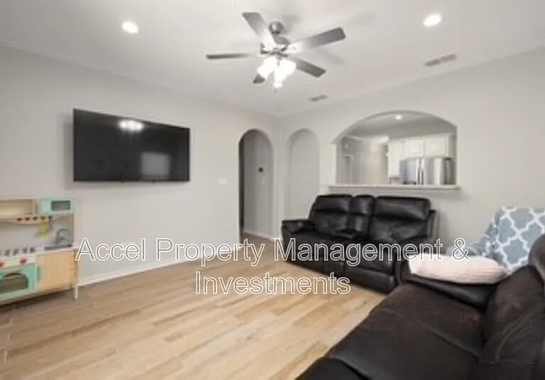 8410 N 33rd Ln — Photo 3