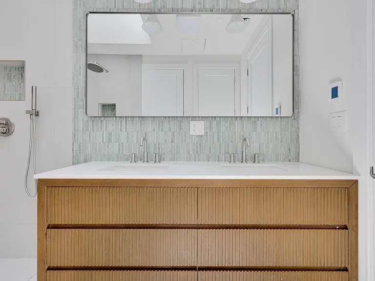 1107 Jefferson Ave #2 — Photo 18