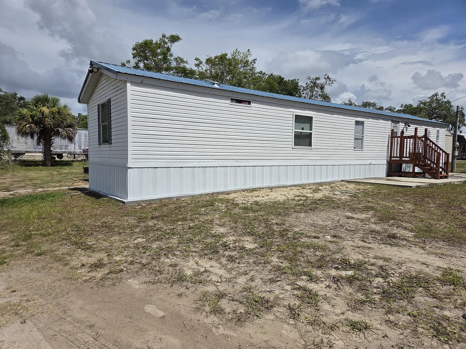 17014 Meridian Blvd — Photo 2