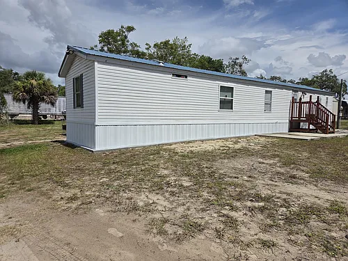 17014 Meridian Blvd Photo 1