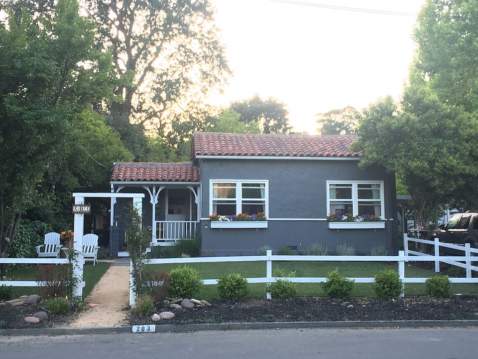 1st image of 203 Brookside Dr
