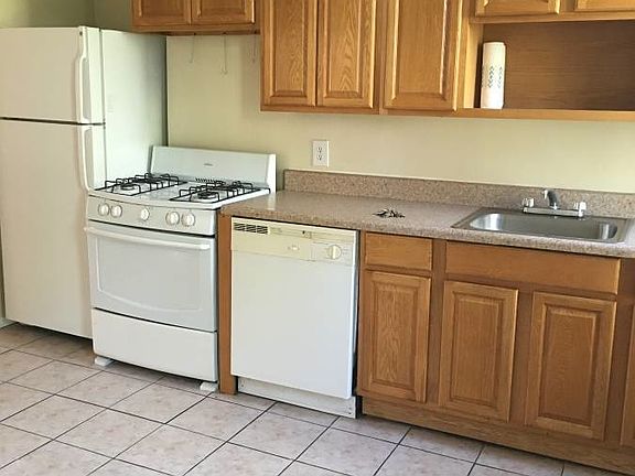 3rd image of 257 20th St #2BC