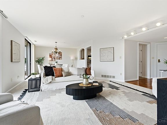 5th image of 415 Bond Pl Unit 4-C