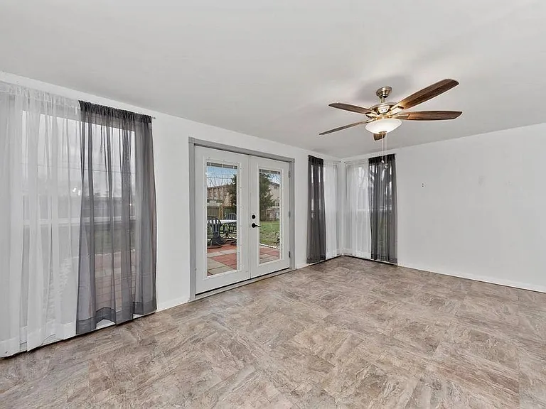 11 Lawndale Ave — Photo 15