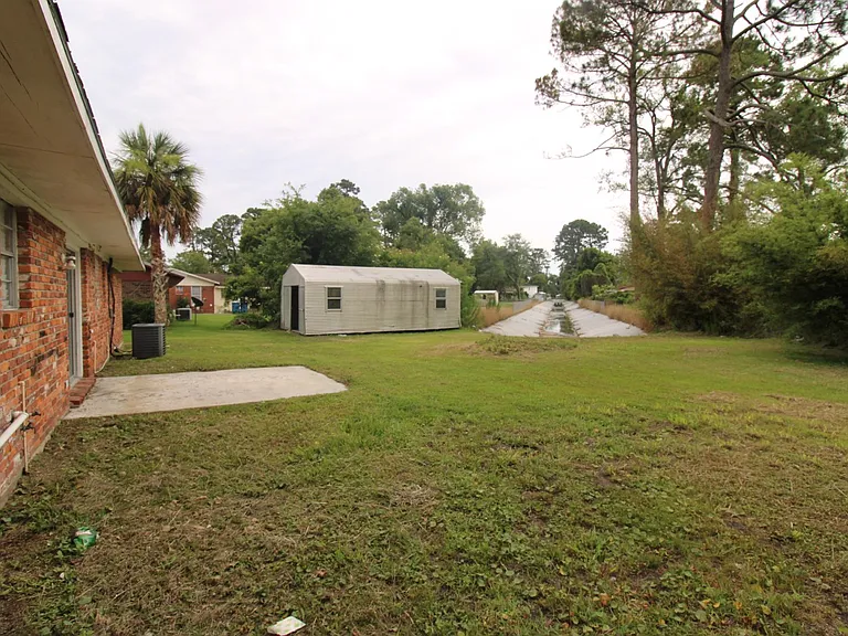 4851 Malabar Dr — Photo 10