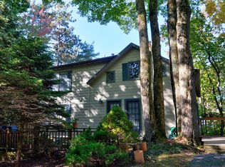 8 N Beach St, Pentwater, MI 49449