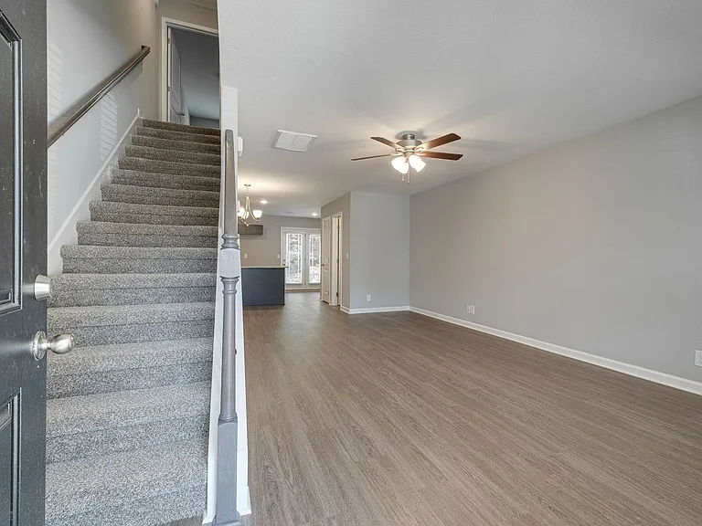 225 Woodland Valley Ln — Photo 8