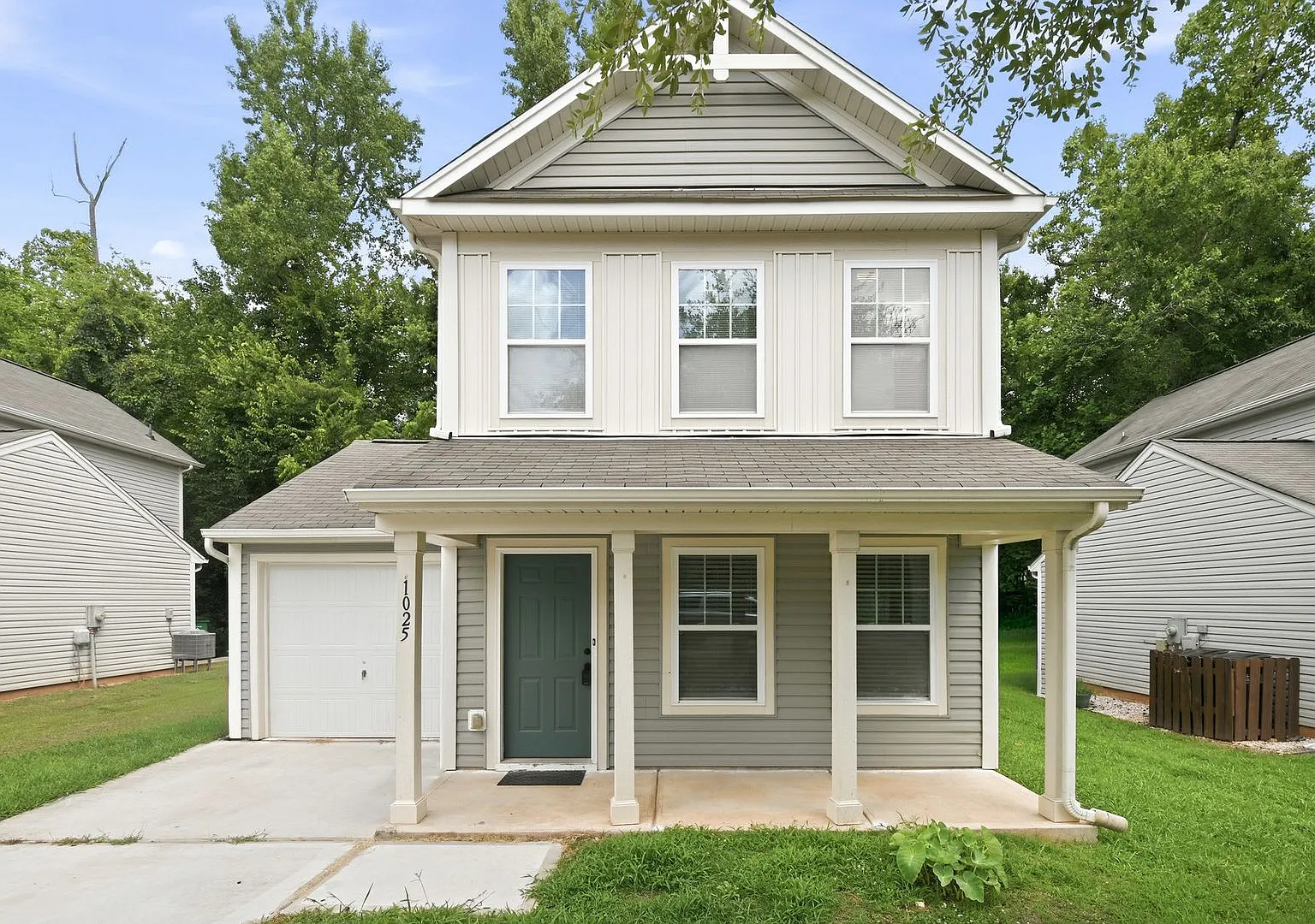 1025 Rook Rd Charlotte, NC 28216 — Photo 1