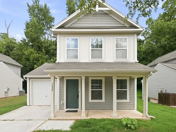 1025 Rook Rd, Charlotte, NC 28216