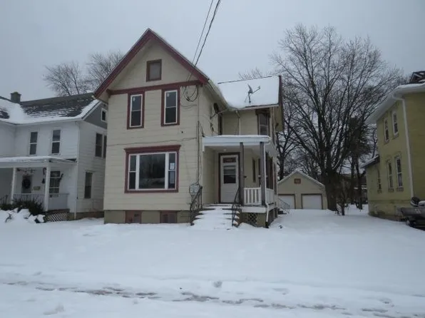 405 S 7th St, Watertown, WI 53094