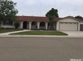 604 S Madsen Dr, Ripon, CA 95366