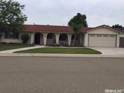 604 S Madsen Dr, Ripon, CA, 95366