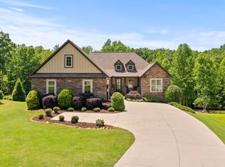 383 Island Green Ln, Inman, SC 29349