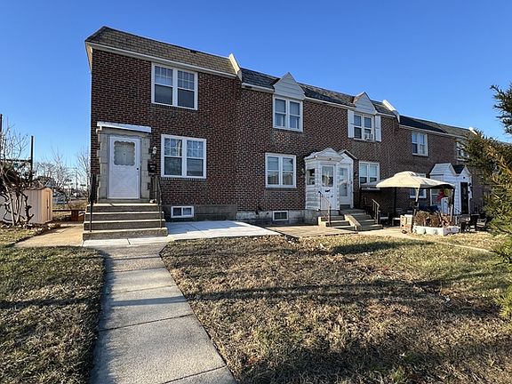 2nd image of 7355 Woodcrest Ave #1
