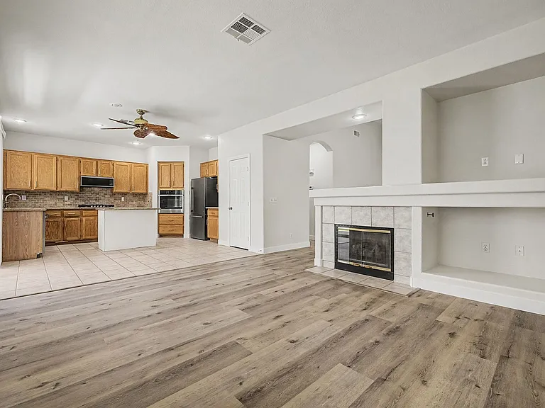 571 Kavanagh Pl — Photo 10