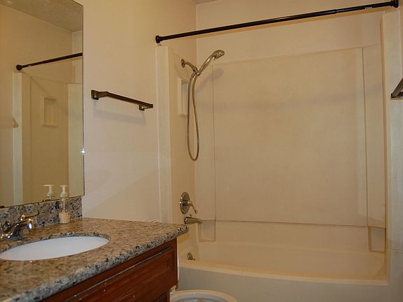 2nd Bath Room