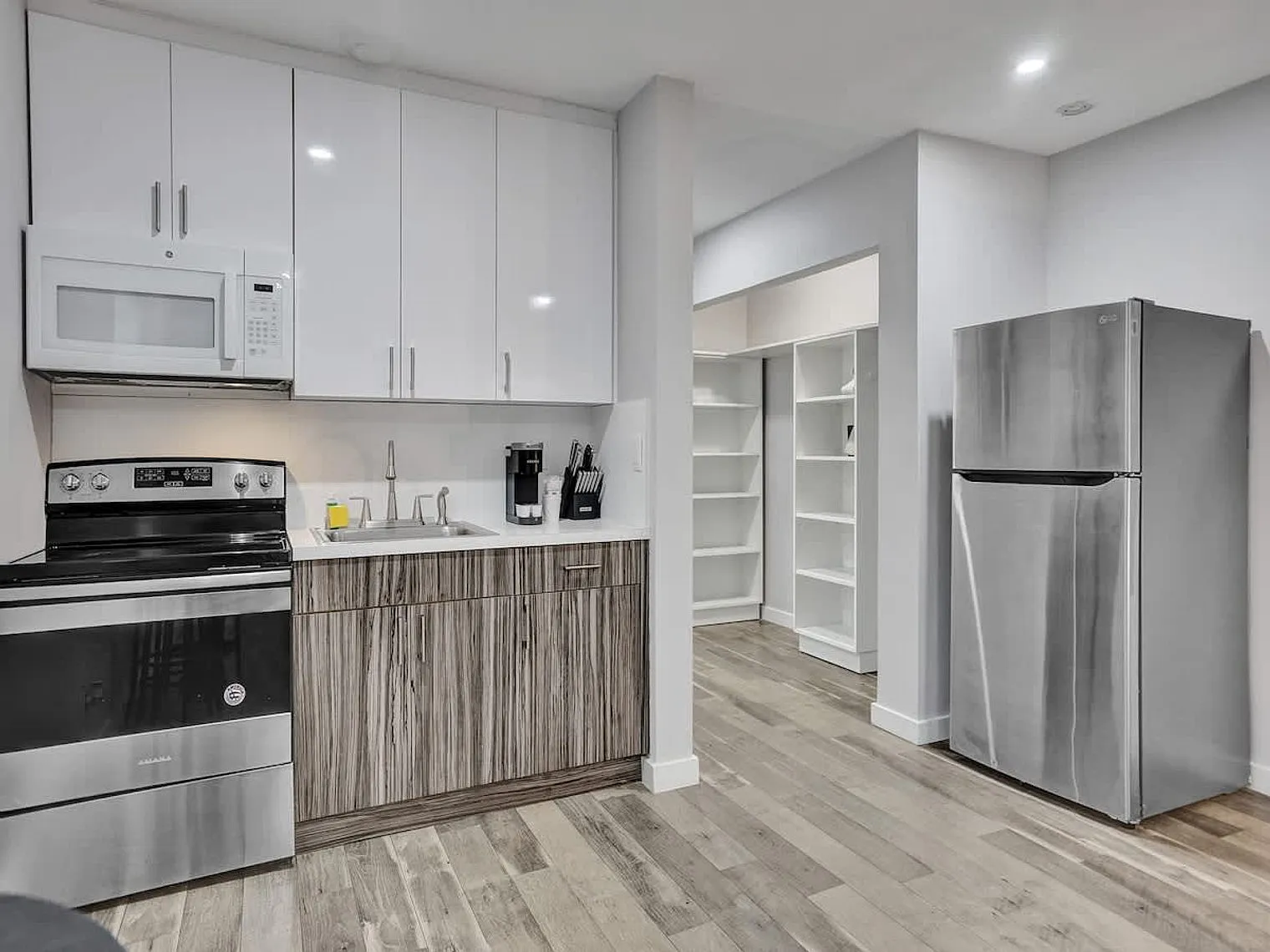 Studio, 1.0 bath, 538 sqft, $1,993 — Photo 2