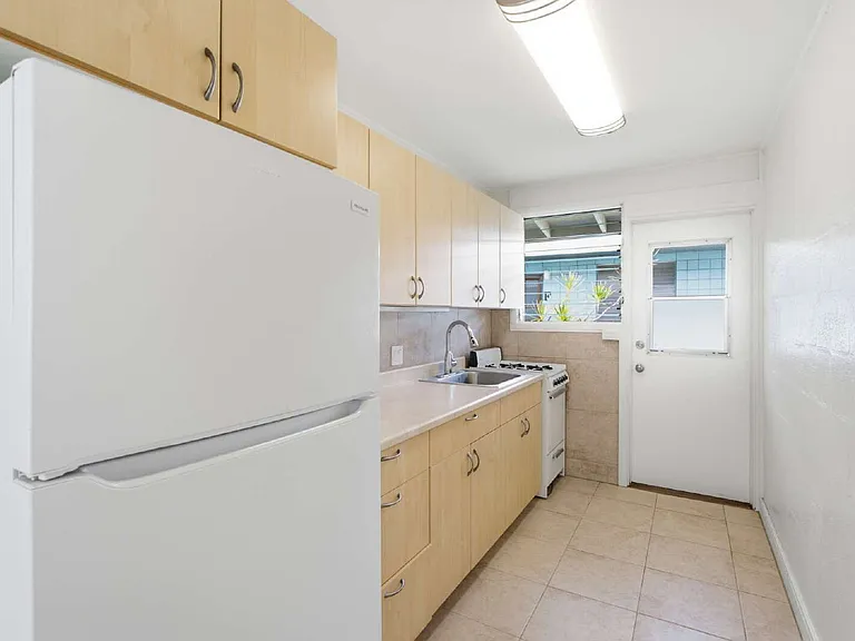 720 Birch St #D — Photo 3