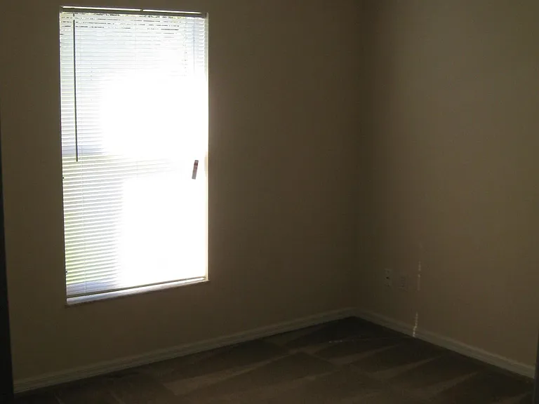 5525 NW North Lundy Cir — Photo 7