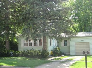 1027 9th Ave, Brookings, SD 57006