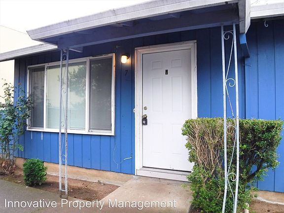 3rd image of 883 SE 11th Ave APT 07