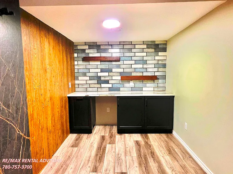 3885 Robins Cres NW — Photo 17