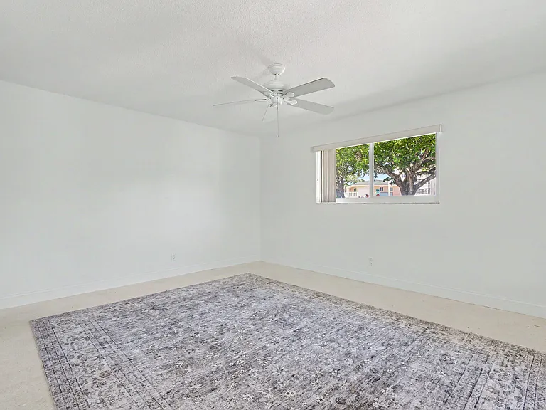 4800 NE 25th Ave N #NORTH — Photo 35