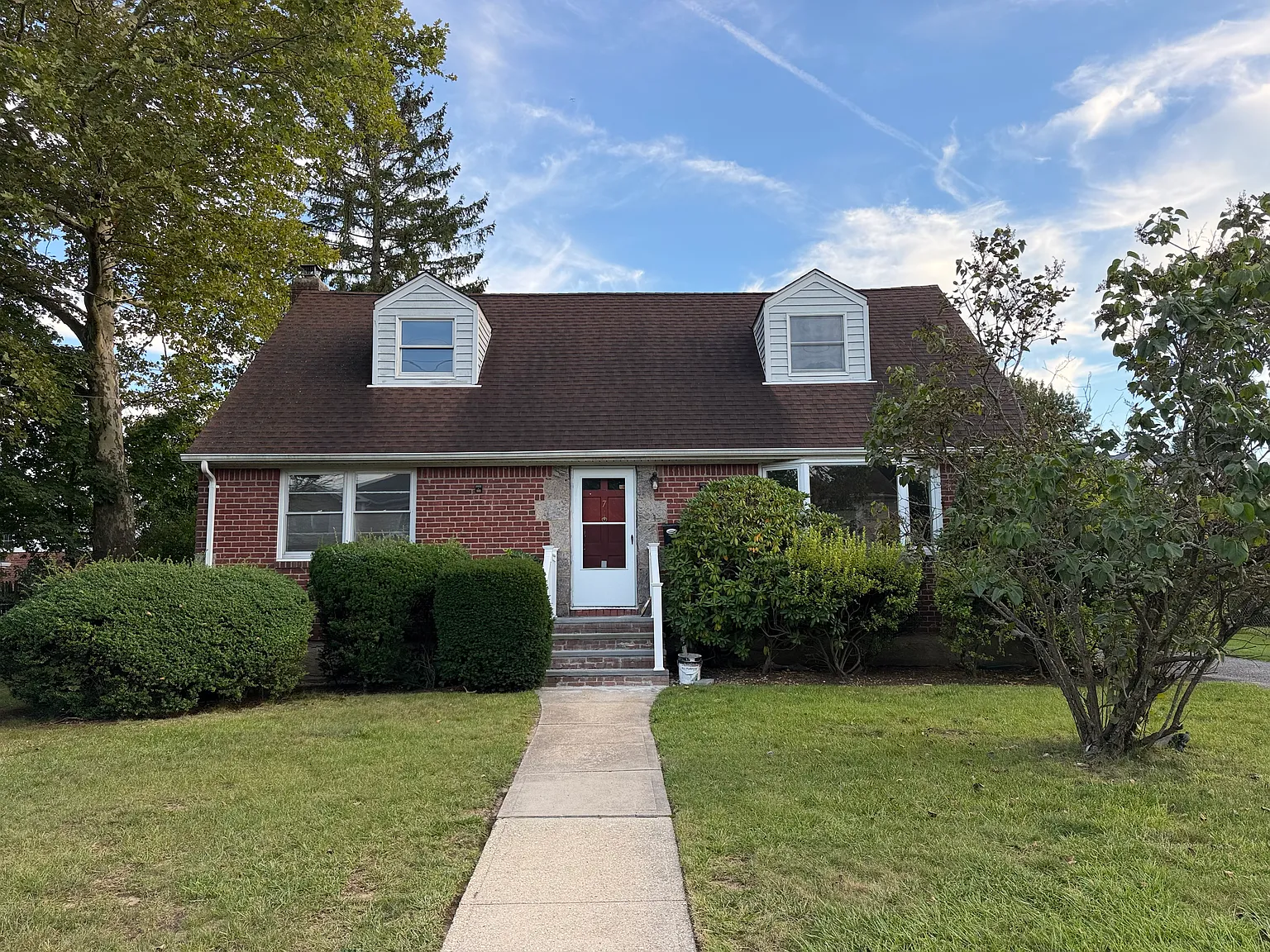 7 Beatrice Ave — Photo 1