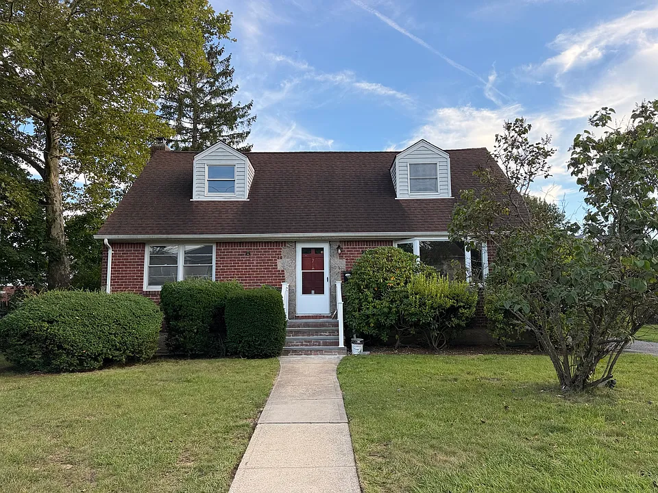 7 Beatrice Ave