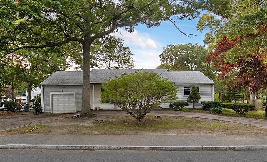 1st image of 198 Bristol Avenue