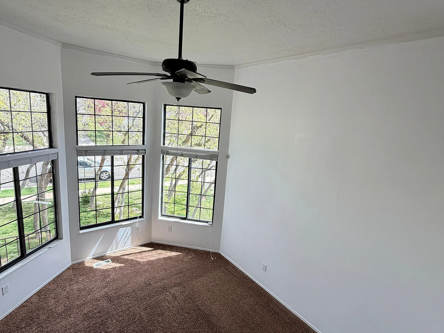 5043 S 1150 E — Photo 3