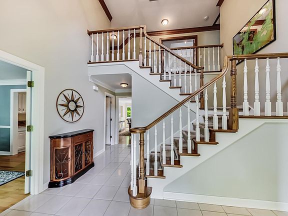 4th image of 28445 Oak Ct
