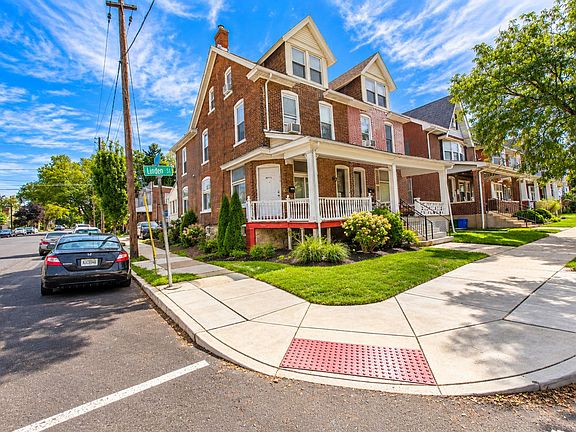 4th image of 1038 Linden St