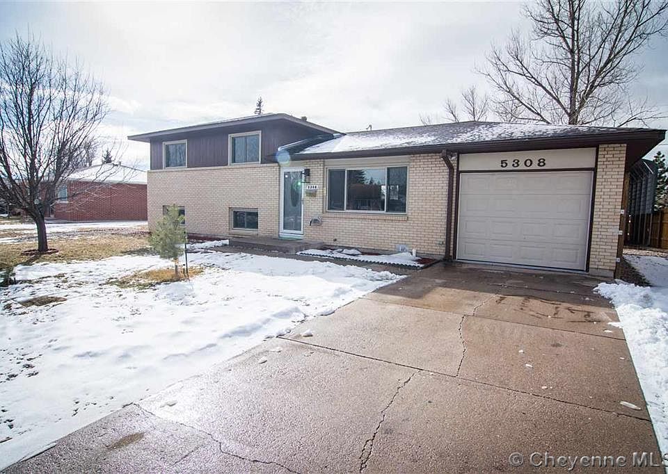 2nd image of 5308 Maple Way