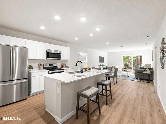 3rd image of 4235 VICTOR Street