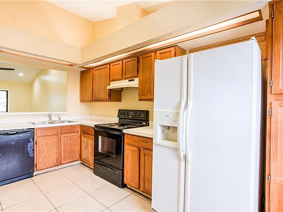5th image of 104 Dresdan Ct