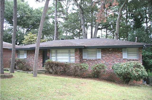 1st image of 136 E Salem Dr