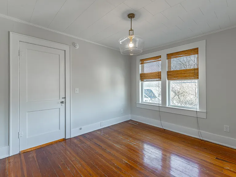 516 Moonhollow Ln — Photo 10