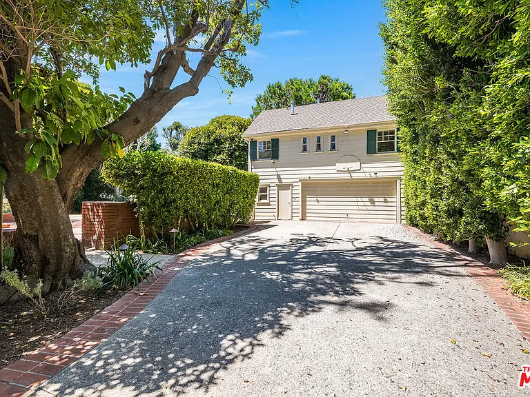 809 N Bedford Dr — Photo 37