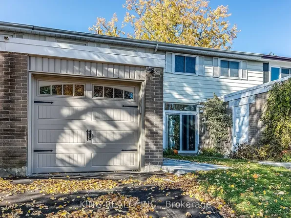 141 Ripley Ct #4, Oakville, ON L6H 1H2